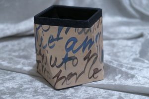 porte-courrier-grosses-lettres-manuscrites-001