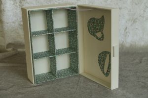 boite à thé rectangulaire blanc et vert mauve