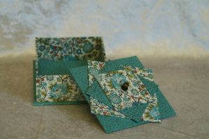 boite carree couvercle spirale paon nitrolin turquoise