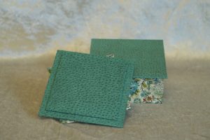 boite carree couvercle spirale paon nitrolin turquoise
