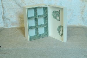 boite-a-the-rectangulaire-blanc-et-vert-mauve
