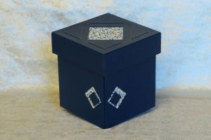 boite-articulee-carree-2-niveaux-bleu-bertie