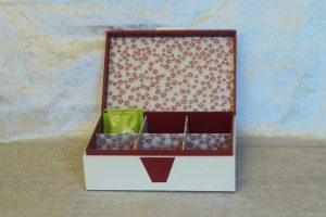 boite-the-tisane-rectangulaire-blanc-rouge